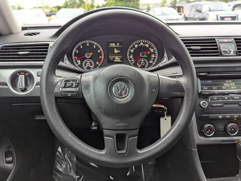 Used 2014 Volkswagen Passat 2.5 S FWD image 15