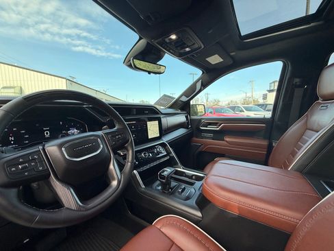 Used 2025 GMC Sierra 1500 Denali Ultimate image 18