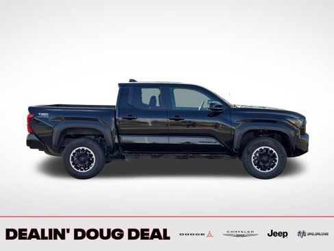 Used 2024 Toyota Tacoma TRD Off-Road image 7