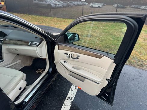 Used 2014 Mercedes-Benz E 350 Sedan image 17
