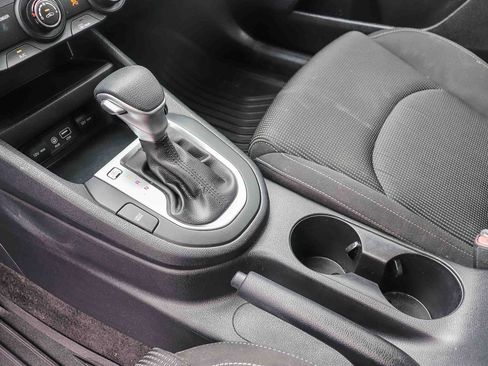 Used 2021 Kia Forte LXS FWD image 19
