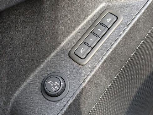 Used 2024 Chevrolet Equinox Premier image 35