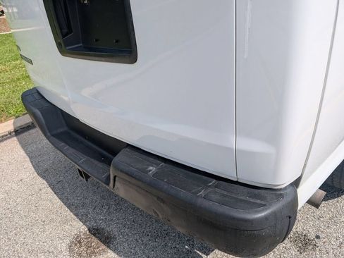 Used 2011 Chevrolet Express 3500 Extended RWD image 24