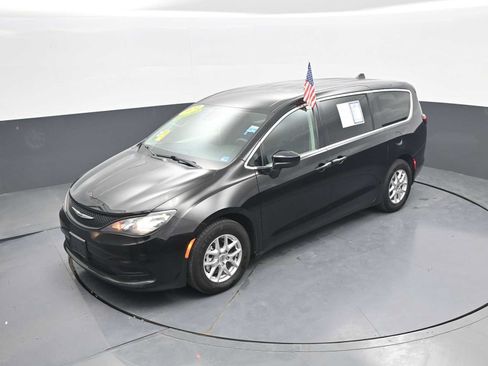 Used 2024 Chrysler Voyager LX FWD image 30