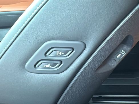 New 2026 Kia Carnival EX FWD image 37