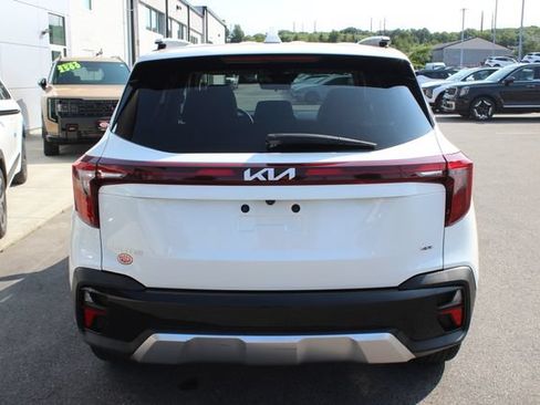 Used 2024 Kia Seltos S AWD/4WD image 29