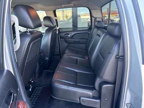 Used 2010 GMC Sierra 1500 SLT w/ SLT Convenience Package AWD/4WD image 8