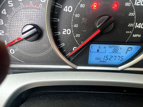 Used 2015 Toyota RAV4 XLE image 24