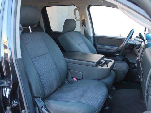 Used 2010 Nissan Titan SE RWD image 27