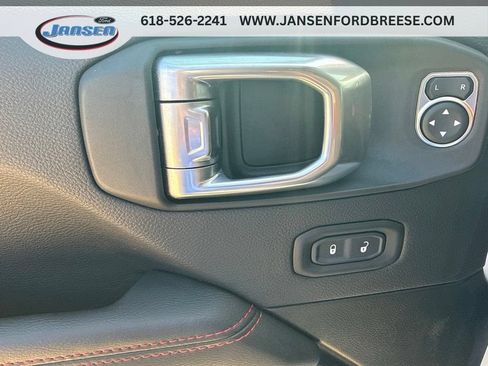 Used 2022 Jeep Gladiator Rubicon w/ LED Lighting Group AWD/4WD image 9