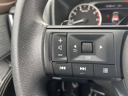 Used 2023 Nissan Rogue SV image 19