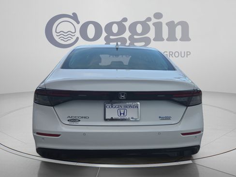 Used 2025 Honda Accord Touring image 4