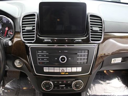 Used 2017 Mercedes-Benz GLS 450 4MATIC image 25