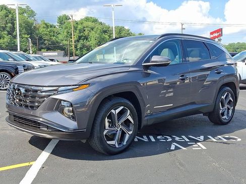 Used 2022 Hyundai Tucson Limited w/ Cargo Package AWD/4WD image 3