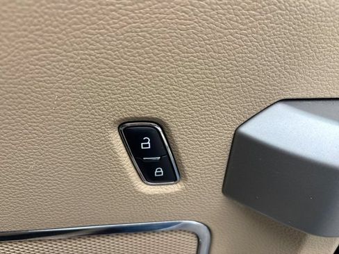 Used 2017 Ford F250 Lariat w/ Chrome Package AWD/4WD image 65