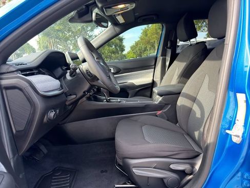 Used 2025 Jeep Compass Sport AWD/4WD image 12