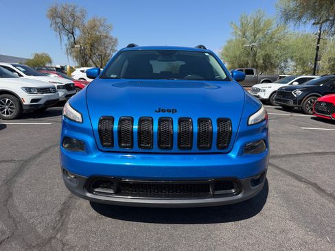 Used 2018 Jeep Cherokee Latitude w/ Altitude Package FWD image 23