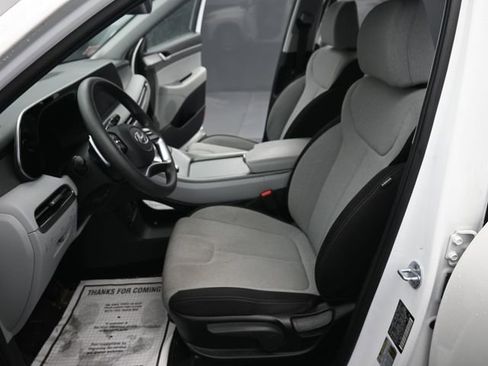 Used 2023 Hyundai Palisade SE image 12