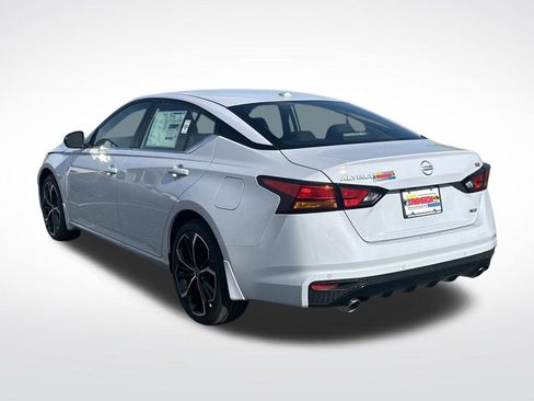 New 2025 Nissan Altima 2.5 SR w/ SR Premium Package AWD/4WD image 3