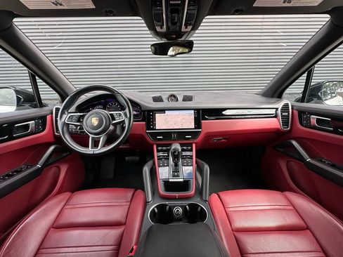 Certified 2023 Porsche Cayenne image 6