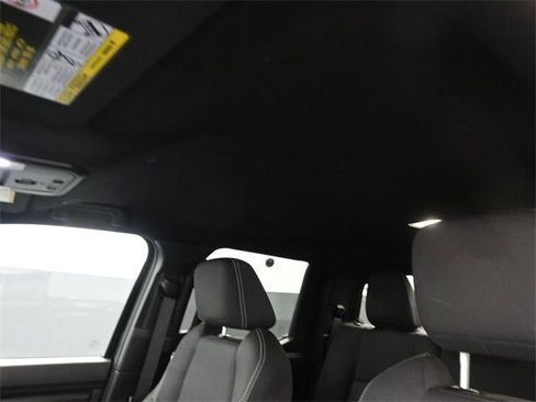 Used 2024 Toyota Tacoma TRD Off-Road image 10