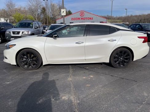 Used 2017 Nissan Maxima SR w/ Midnight Edition FWD image 5