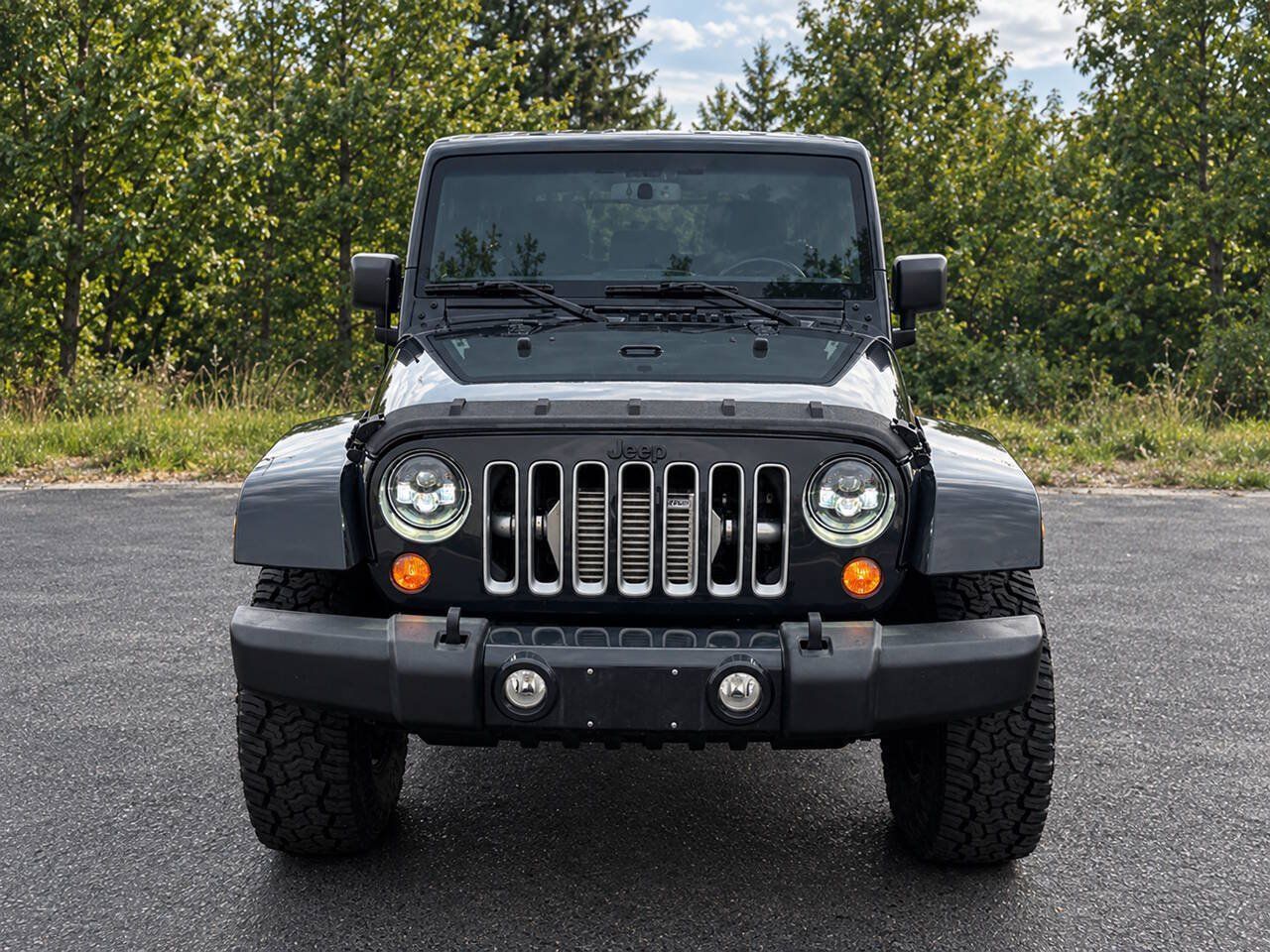 Used 2018 Jeep Wrangler Unlimited Sahara w/ Connectivity Group AWD/4WD image 4