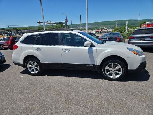 Used 2013 Subaru Outback 2.5i Limited w/ Moonroof Pkg AWD/4WD image 2