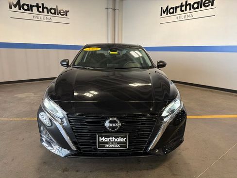 Used 2025 Nissan Altima 2.5 SV FWD image 2