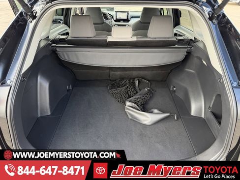Used 2025 Toyota RAV4 XLE w/ Convenience Package image 31