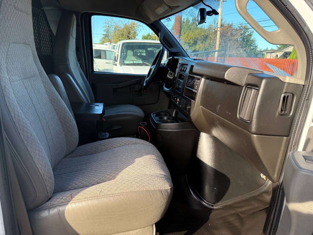 Used 2016 Chevrolet Express 2500 w/ Cold Climate Package RWD image 32