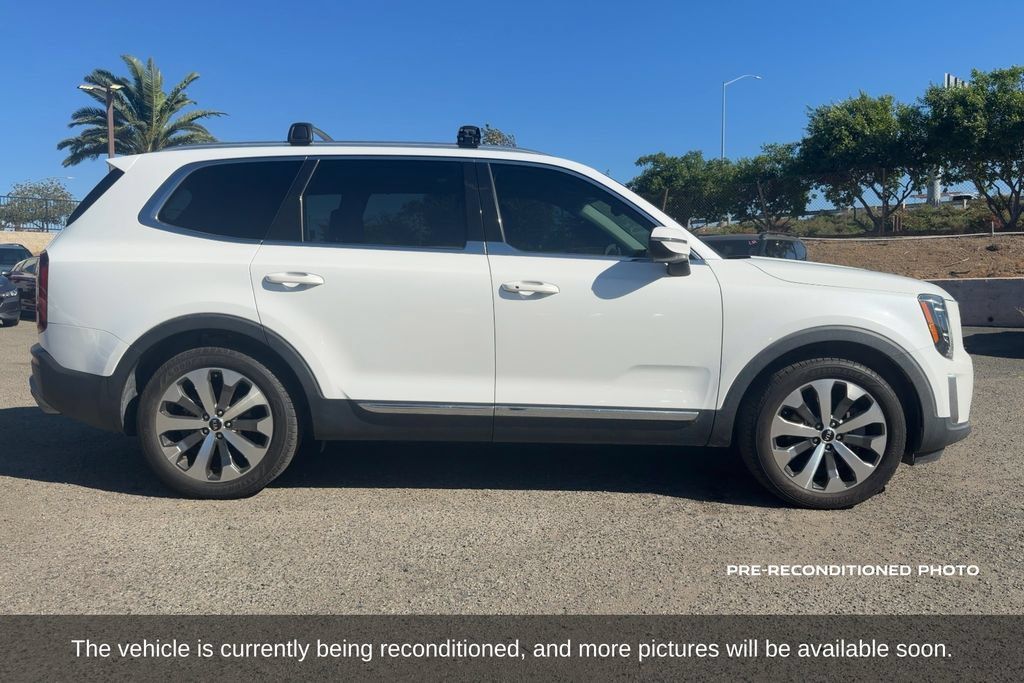 Used 2020 Kia Telluride EX w/ EX Premium Package AWD/4WD image 4