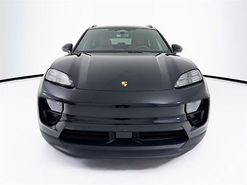 New 2025 Porsche Macan Electric image 6