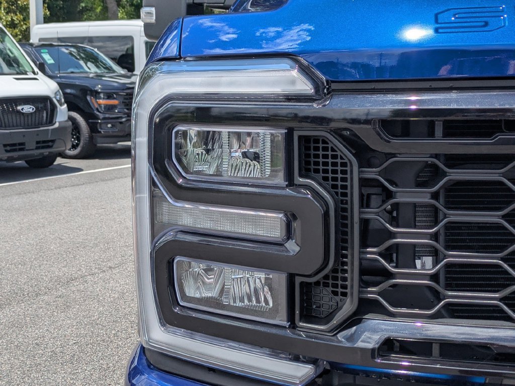 New 2026 Ford F250 Lariat w/ Black Appearance Package AWD/4WD image 12