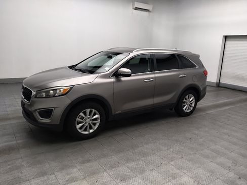 Used 2018 Kia Sorento AWD image 2