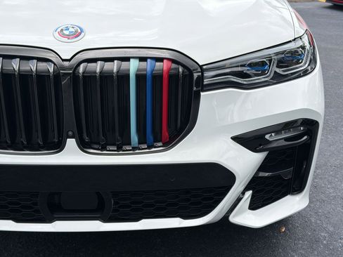 Used 2022 BMW X7 M50i AWD/4WD image 11