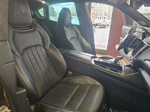Used 2020 Maserati Levante S GranSport image 7
