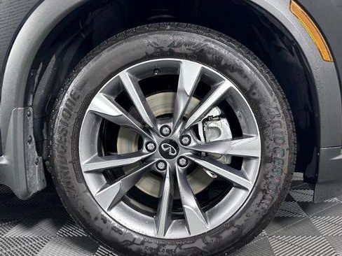 Certified 2025 INFINITI QX60 Luxe image 9