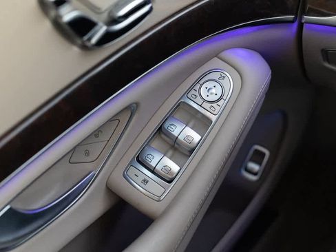 Used 2019 Mercedes-Benz S 560 4MATIC Sedan image 44