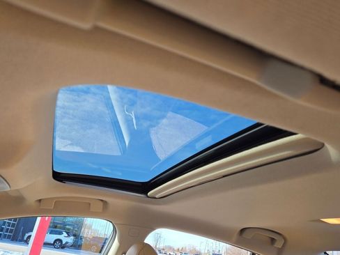 Used 2025 Nissan Sentra SV w/ SV Premium Package image 23