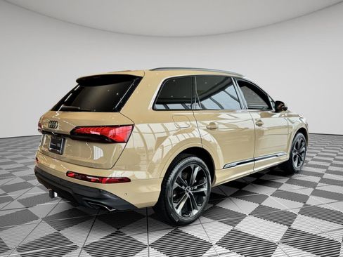 Certified 2025 Audi Q7 Premium Plus image 5