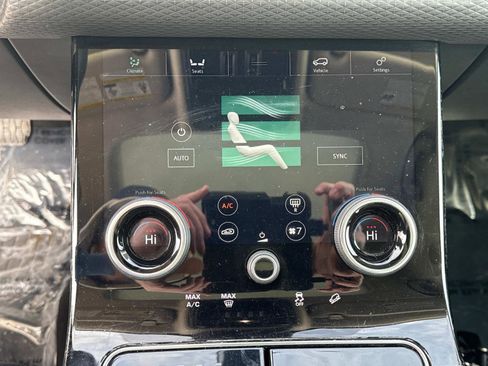 Used 2020 Land Rover Range Rover Velar S image 25