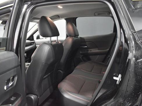 Certified 2025 Nissan Kicks SR image 28