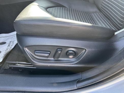 Used 2024 Toyota Camry SE image 20