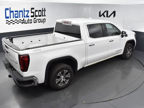 Used 2025 GMC Sierra 1500 SLT AWD/4WD image 13