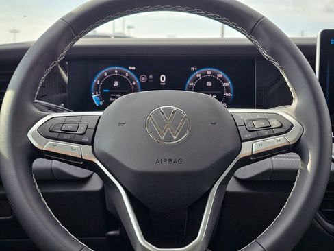 New 2025 Volkswagen Tiguan SE image 26