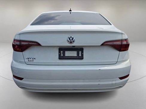 Used 2019 Volkswagen Jetta SE w/ Cold Weather Package FWD image 5