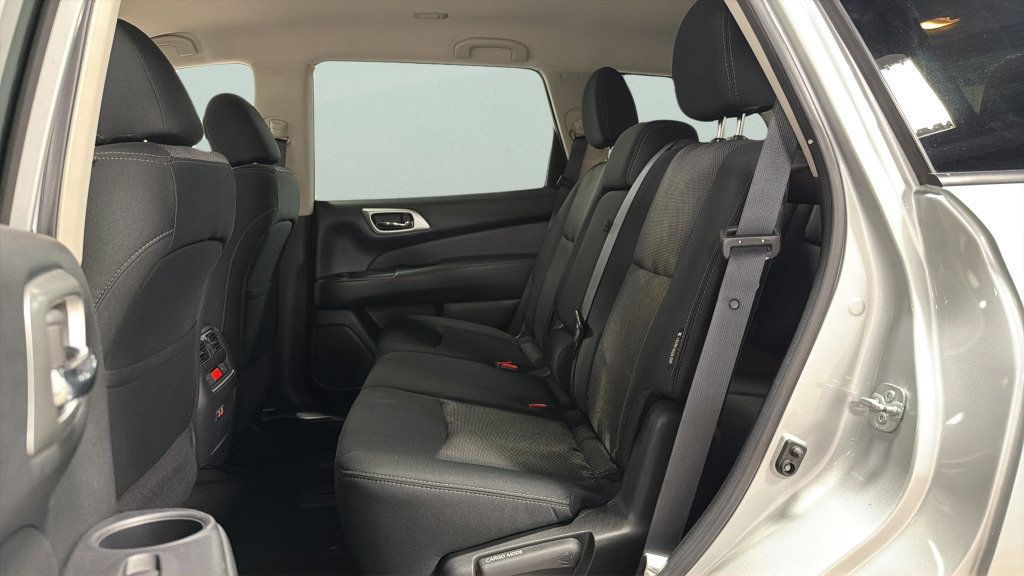 Used 2019 Nissan Pathfinder S AWD/4WD image 34