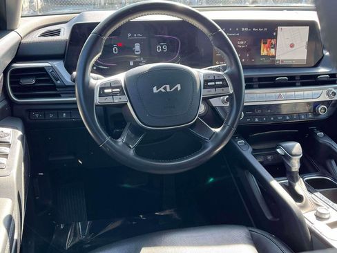 Used 2023 Kia Telluride S w/ S Sunroof Package AWD/4WD image 2