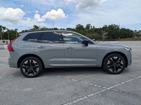 New 2026 Volvo XC60 T8 Plus w/ Protection Package Premier AWD/4WD image 7